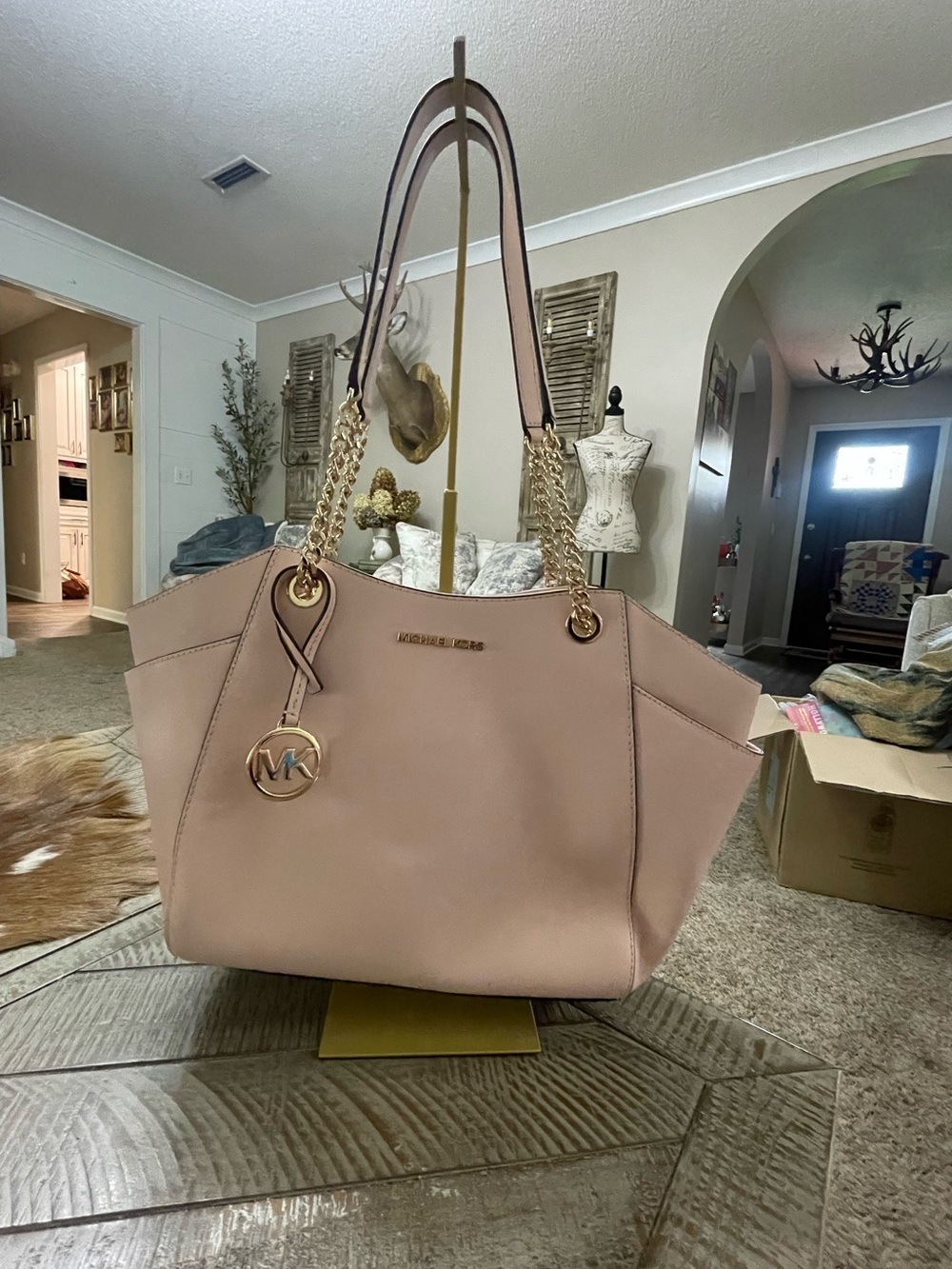 Michael Kors Jet Set Large Saffiano Leather Chain Shoulder Tote - Picture 1 of 8